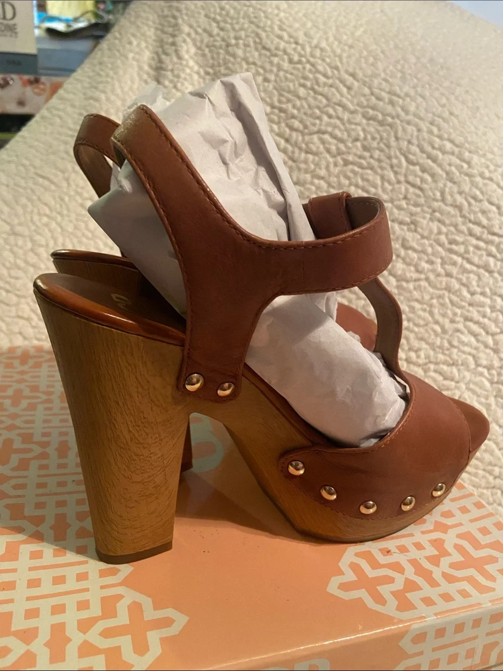 Gianni Bini Brown Platform T-Strap Sandals with Gold Buckle